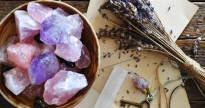 Descubre cuál es el color de piedra que atrae la buena suerte descubre-cual-es-el-color-de-piedra-que-atrae-la-buena-suerte