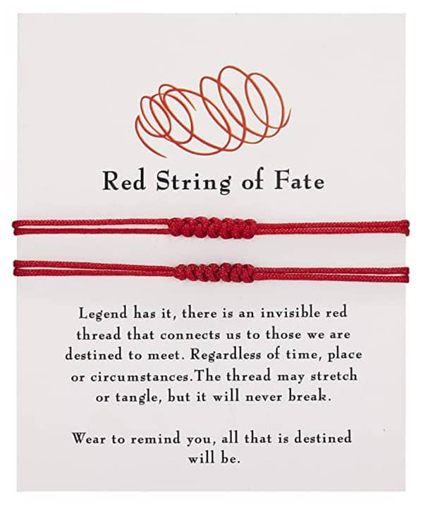 El significado detrás de recibir una pulsera de hilo rojo como regalo El significado detrás de recibir una pulsera de hilo rojo como regalo