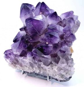 Los beneficios de obsequiar una piedra de amatista los-beneficios-de-obsequiar-una-piedra-de-amatista