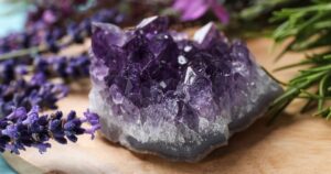 los-poderes-de-atraccion-de-la-piedra-amatista